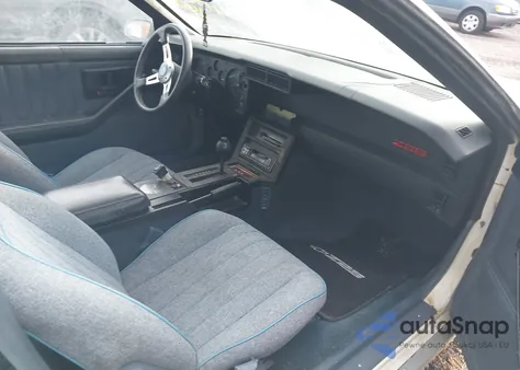 1983 Chevrolet Camaro from USA, damaged, VIN 1G1AP87H5DN164288